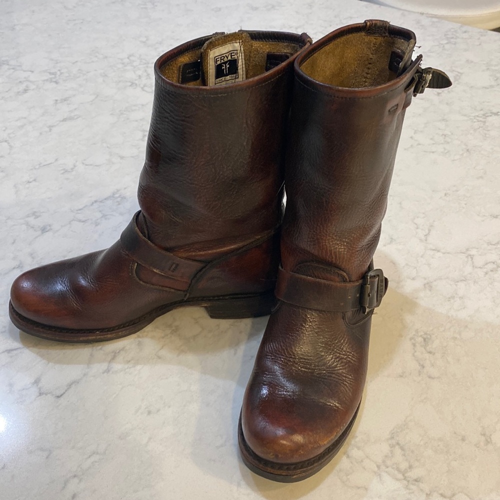 Frye Veronica short boots size 7 in good condition originally 298 dollars 🔥🔥🔥